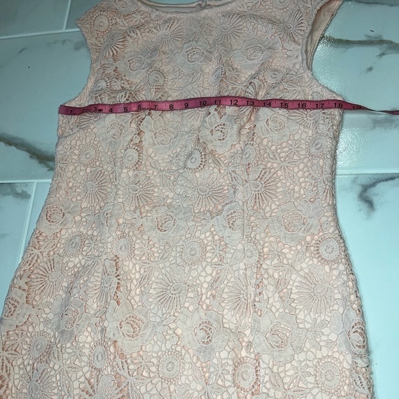 𝅺Maggy London lace dress - Picture 10 of 10